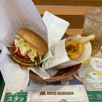 Photo taken at MOS Burger by チェア (. on 8/12/2022