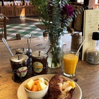 Photo taken at Le Pain Quotidien by 7SN 🇶🇦 on 8/25/2019