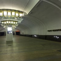 Photo taken at Метро «Парк Культуры» by Серж П. on 4/8/2018