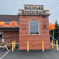 Foto tirada no(a) Ball Park Restaurant por Alexander C. em 1/1/2021