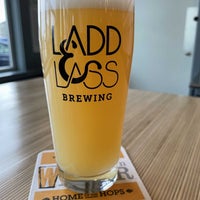 3/19/2022 tarihinde Kelly A.ziyaretçi tarafından Ladd &amp;amp; Lass Brewing'de çekilen fotoğraf