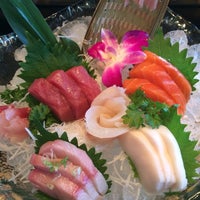 Снимок сделан в Sushi Ushi пользователем Derek Z. 11/16/2015