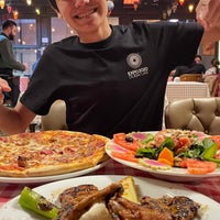 2/27/2022 tarihinde Anuar Y.ziyaretçi tarafından Sokullu Pizza &amp;amp; Restaurant'de çekilen fotoğraf