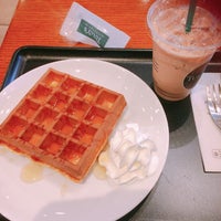 Photo taken at Tully&amp;#39;s Coffee by Nissy on 6/18/2019