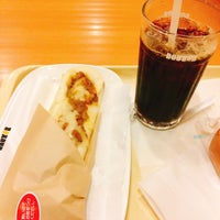 Photo taken at Doutor Coffee Shop by Nissy on 7/19/2018