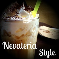 Foto tirada no(a) La Nevateria &amp;quot;Sweets &amp;amp; Coffee&amp;quot; por Nuni S. em 7/26/2013