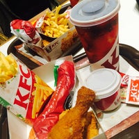 Photo taken at KFC by 🌙NOOR on 5/10/2018