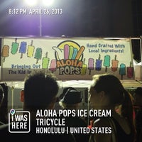 รูปภาพถ่ายที่ Aloha Pops Ice Cream Tricycle โดย Michael C. เมื่อ 4/27/2013