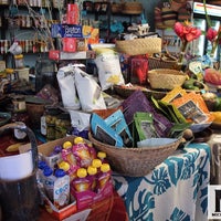 Foto diambil di Waialua Fresh grocery store oleh Michael C. pada 2/11/2014