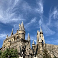 Photo taken at Hogwarts Castle by ミンキ~♥︎ III on 10/11/2023