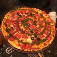 Foto diambil di Pizza oleh Arvin M. pada 4/7/2018