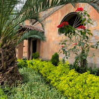 Foto diambil di Ex Hacienda San Pablo de Enmedio oleh Antonis T. pada 12/1/2023