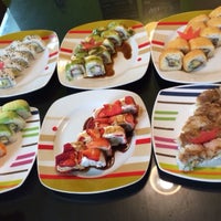 Foto tirada no(a) Wasabi Sushi Bar por Katy R. em 3/27/2016