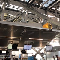Photo taken at Check-in Row &amp;quot;U&amp;quot; by Thomas P. on 3/29/2019