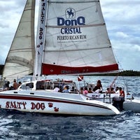 Das Foto wurde bei Salty Dog Catamaran von Salty Dog Catamaran am 9/28/2015 aufgenommen