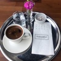 Foto diambil di KARAMELİ NOIR oleh Hüseyin K. pada 10/4/2018