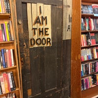 Review City Lights Bookstore