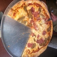 Photo taken at Giovanni&amp;#39;s Pizza by Kathie H. on 4/9/2022