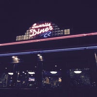 Foto tirada no(a) Sunrise Diner por Sunrise Diner em 9/30/2015