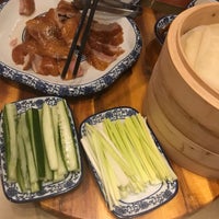 Das Foto wurde bei Da Tang Zhen Wei Restaurant von Maggie L. am 11/23/2017 aufgenommen