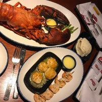 รูปภาพถ่ายที่ Red Lobster โดย Maggie L. เมื่อ 5/22/2018