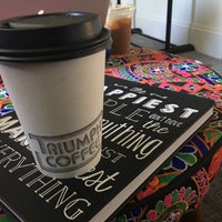 9/26/2016 tarihinde Jennie Y.ziyaretçi tarafından Triumph Coffee'de çekilen fotoğraf
