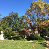 Photo taken at Oak Hill Cemetery by Mehkta W. on 10/10/2015