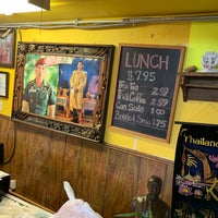 Foto diambil di Geang&amp;#39;s Restaurant oleh Jason P. pada 5/6/2019