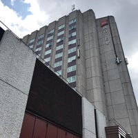 Photo taken at ibis London Earls Court by changmoon w. on 8/6/2019