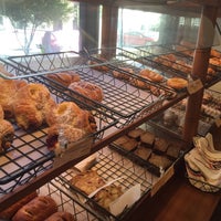 Foto scattata a Vie de France Bakery Cafe- Rockville, MD da Francesca B. il 8/25/2015