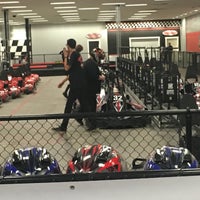 Das Foto wurde bei Need 2 Speed Indoor Kart Racing von Daniel P. am 10/7/2016 aufgenommen