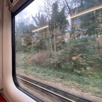 Photo taken at Putney (PUT) to London Waterloo (WAT) Train by Saleh on 3/7/2024