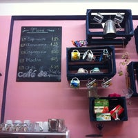 Снимок сделан в Remedios, La Bella, Café пользователем Banju S. 11/8/2012