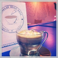 Das Foto wurde bei Remedios, La Bella, Café von Banju S. am 12/20/2012 aufgenommen