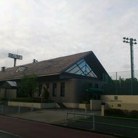 Photo taken at Tokyo Lawn Tennis Club by Hiroshi U. on 5/11/2013