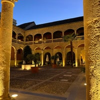 Foto diambil di Hotel Palacio de Santa Paula oleh Ediz A. pada 4/11/2024