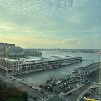 Foto scattata a Renaissance Boston Waterfront Hotel da Ediz A. il 8/12/2023