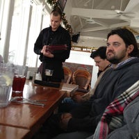 Das Foto wurde bei Rick&amp;#39;s Cafe Boatyard von Rebecca R. am 12/5/2012 aufgenommen