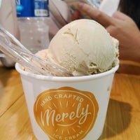 Foto tirada no(a) Merely Ice Cream por Steph em 3/15/2019
