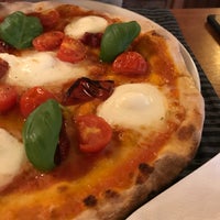 Das Foto wurde bei Pizzeria Osteria Da Giovanni von WAFA . am 9/2/2017 aufgenommen