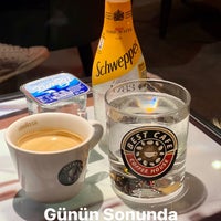 Снимок сделан в Best Coffee House пользователем Hüseyin Hasan T. 12/25/2023