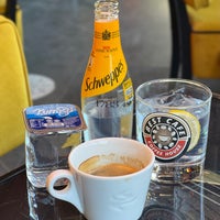 Снимок сделан в Best Coffee House пользователем Hüseyin Hasan T. 9/24/2023