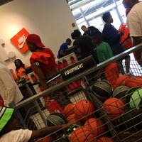 niketown on 87th and cottage grove