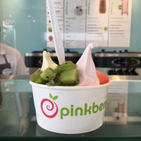 Photo taken at Pinkberry by Stephanie Y. on 1/27/2016