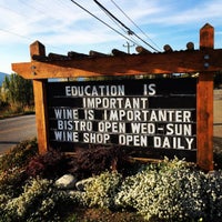 10/18/2015 tarihinde Cynthia K.ziyaretçi tarafından Hillside Winery'de çekilen fotoğraf