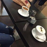 Foto diambil di Leonidas Chocolates &amp;amp; Café oleh Eveliina K. pada 7/13/2016