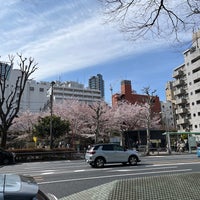 Photo taken at 神宮通公園 by banana_ t. on 4/1/2022