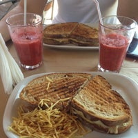 Foto tomada en Windsurf Café  por André Cardoso A. el 4/20/2013