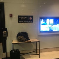Foto tirada no(a) Courtyard by Marriott New York JFK Airport por Sabio C. em 4/18/2018