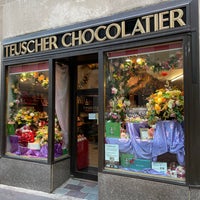 Снимок сделан в teuscher Chocolates - Rockefeller Center пользователем Takagi K. 8/23/2021